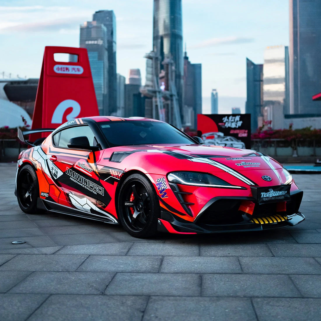 マット vs. グロスカーラッピング：あなたの車に最適な仕上げはどれ